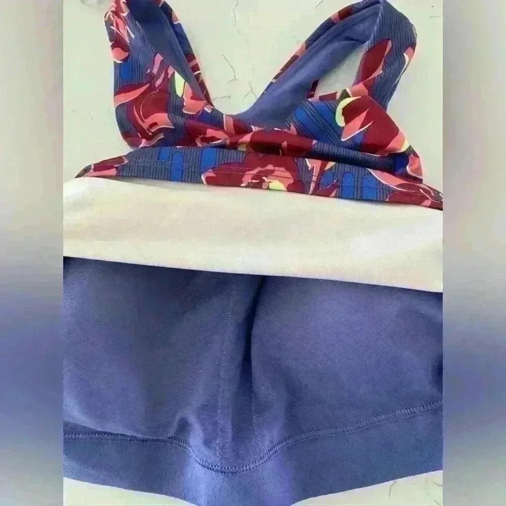 NWT Athleta Blue, Pink, Lime Green & Red Floral Conscious Crop Printed size S